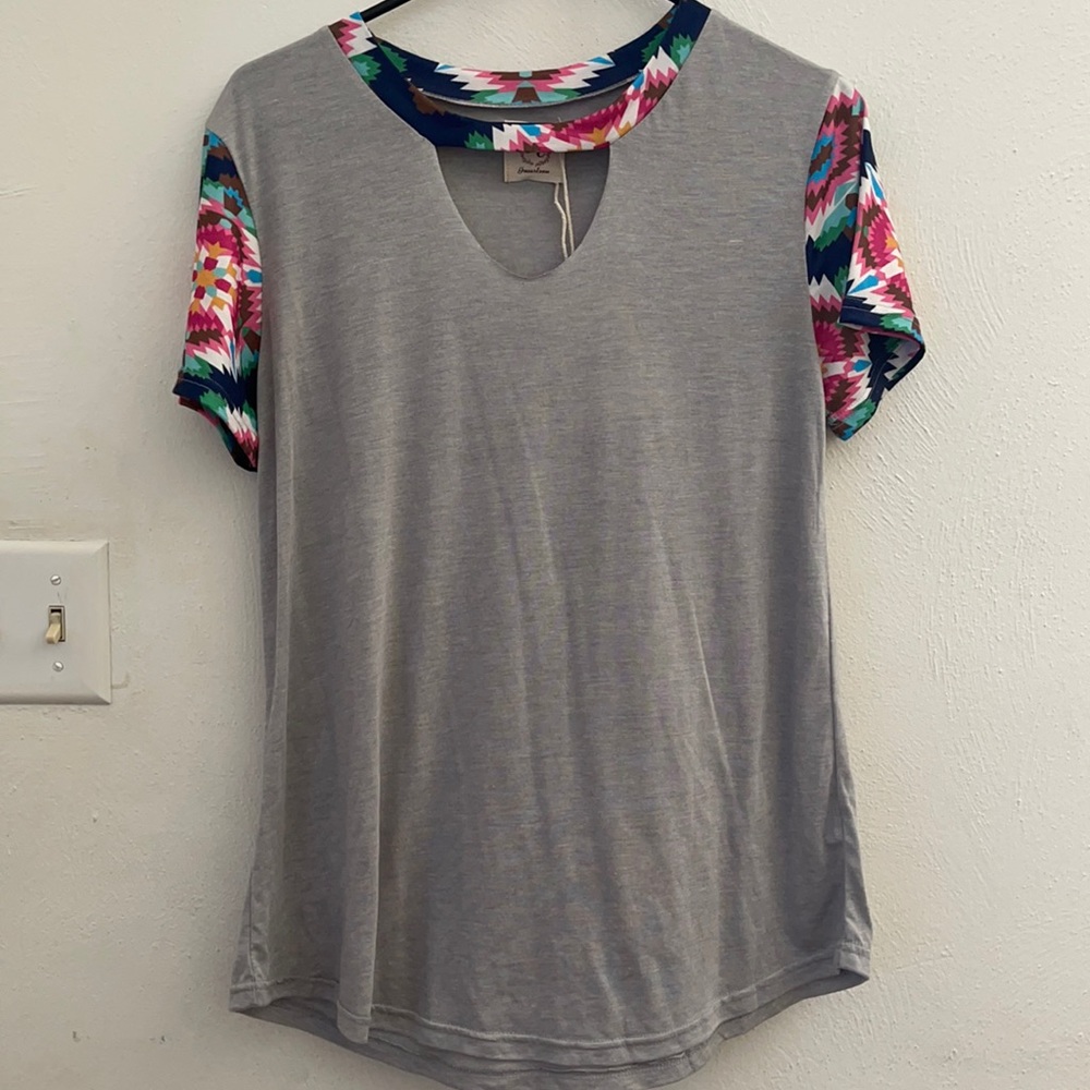 Small grace and Emma cutout tribal baseball tee